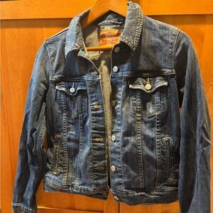 Levi’s Classic Denim Jacket Jacket with Stretch